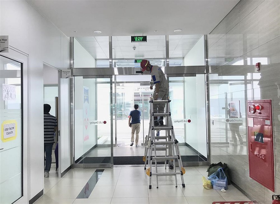 cua-tu-dong-ct803-han