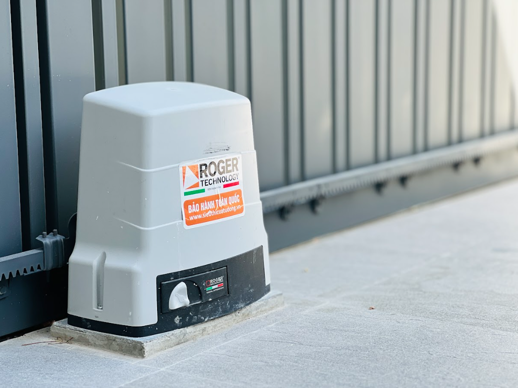 Motor cổng lùa không chổi than Roger BM30 và BH30