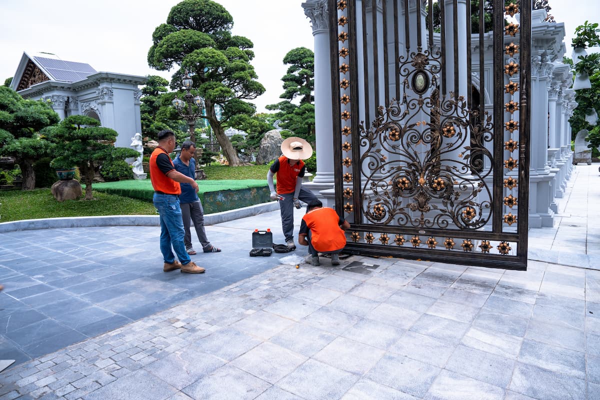 Bảo dưỡng cổng âm sàn Roger định kỳ