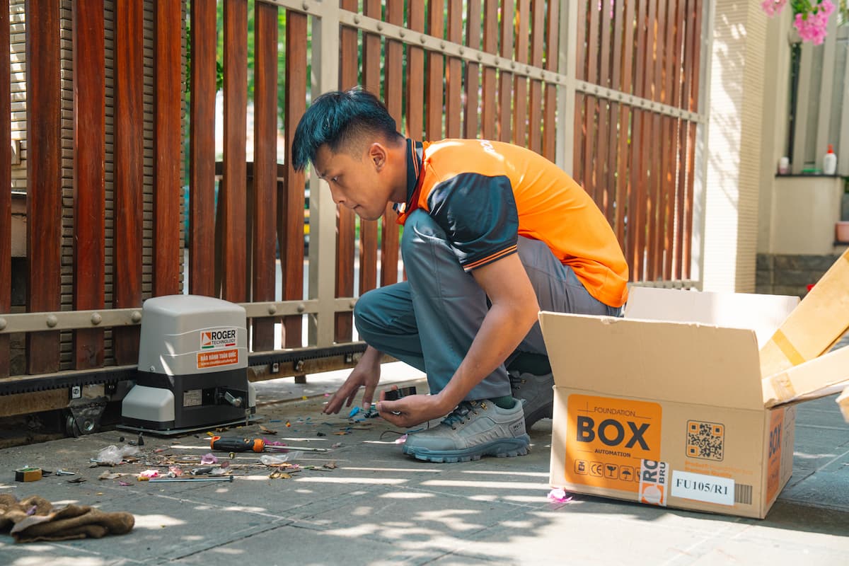 Chọn motor cổng lùa Roger theo trọng lượng cánh